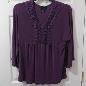 Women's Citiknit purple v-neck blouse w/embroidered lace Size L